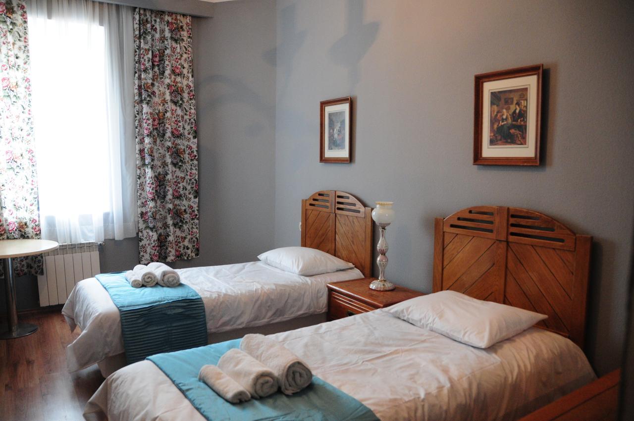 Хостел Tbilisioldhouse N52 Экстерьер фото