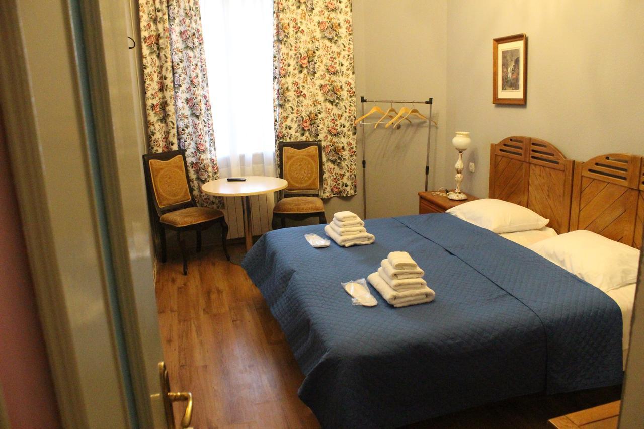 Хостел Tbilisioldhouse N52 Экстерьер фото
