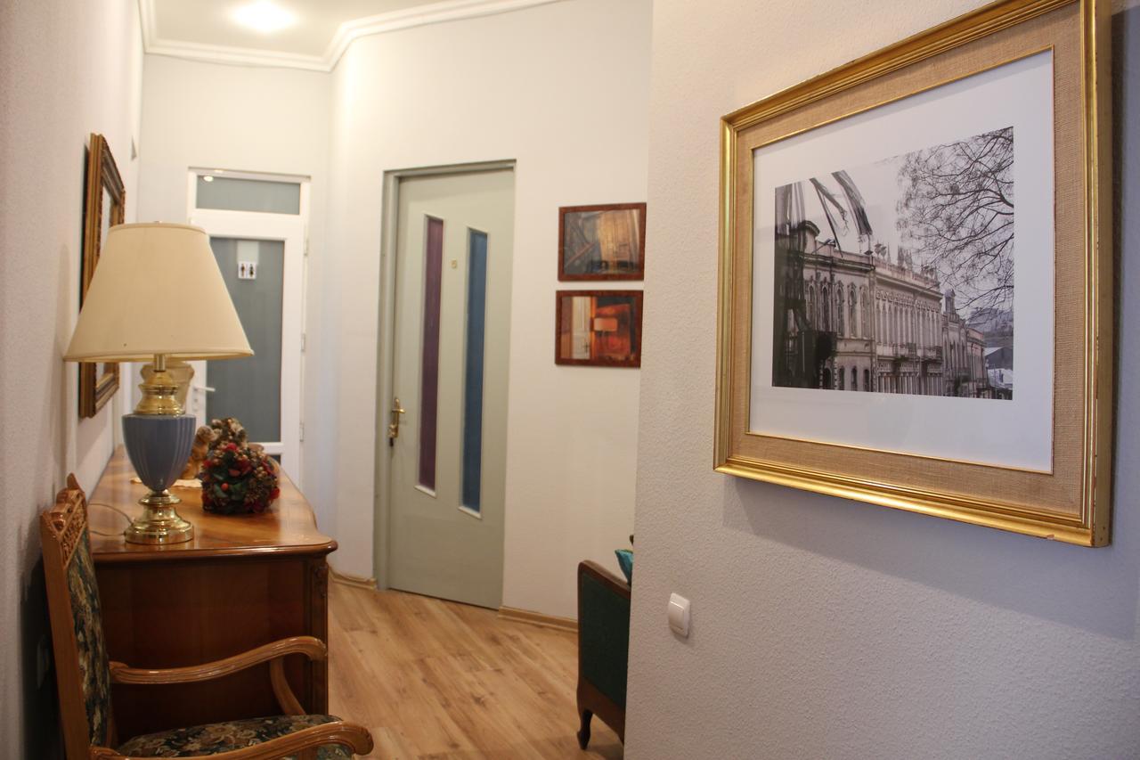 Хостел Tbilisioldhouse N52 Экстерьер фото