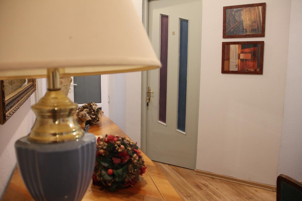 Хостел Tbilisioldhouse N52 Экстерьер фото